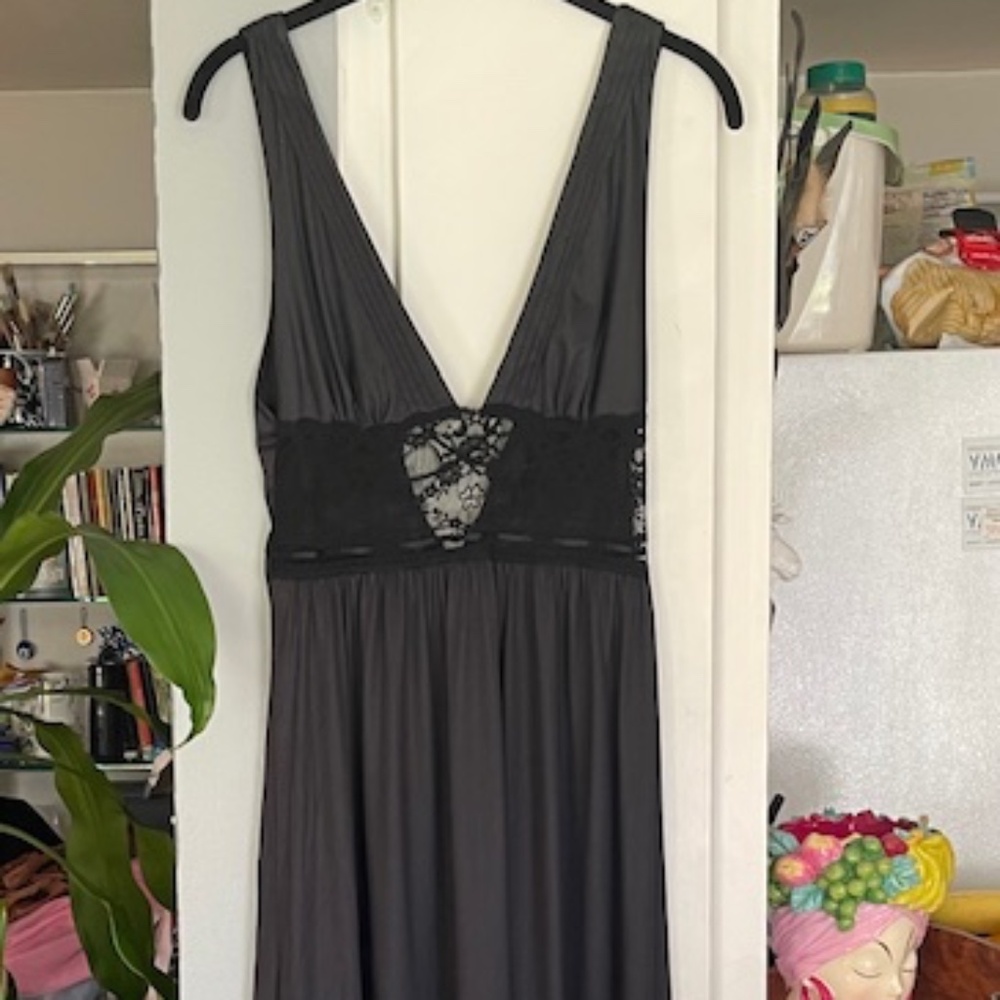 Vintage Classic Hollywood Elegant Black Nightgown/Dress, Lace & Low Back - Small